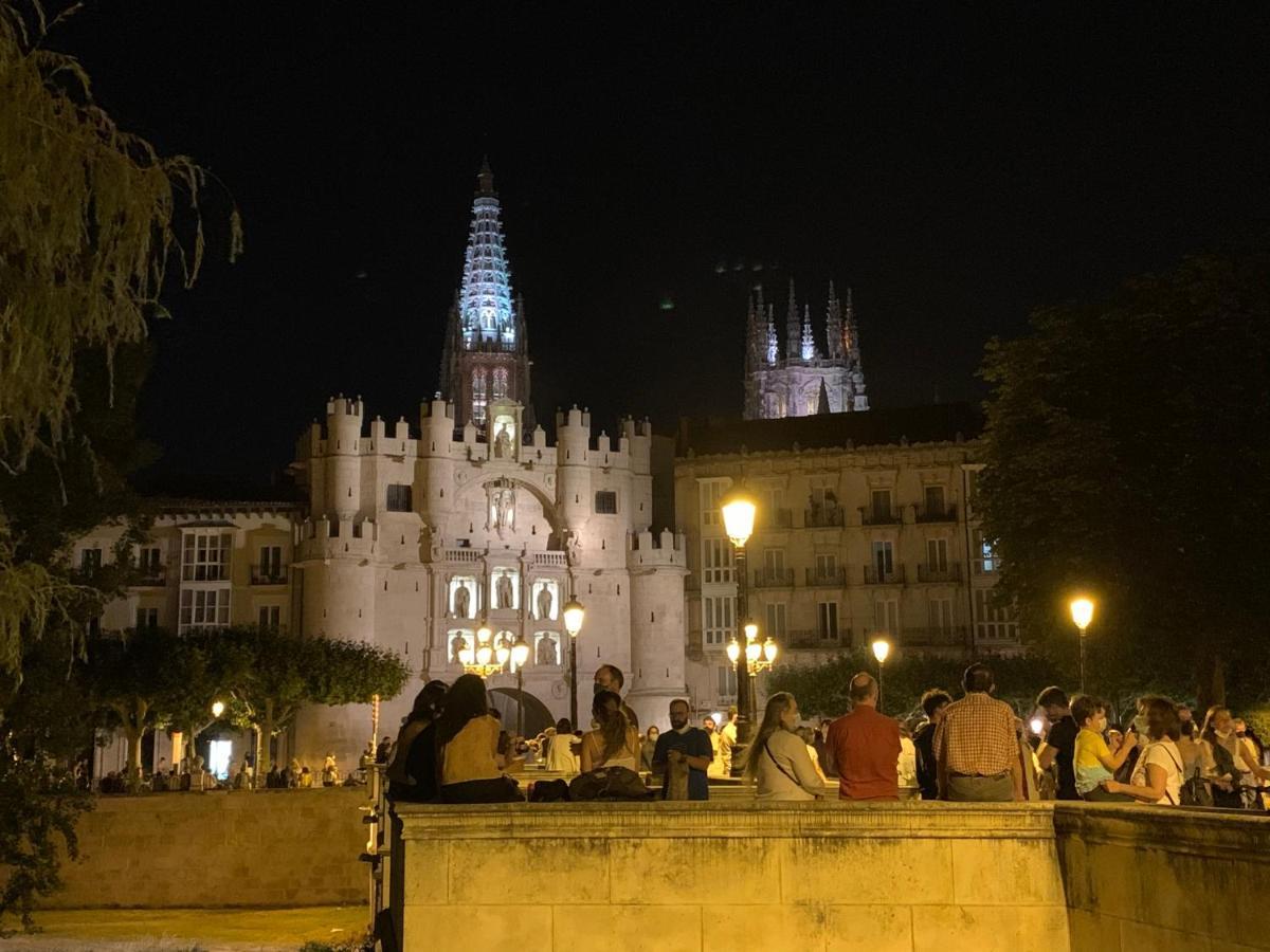 Апартаменты Mirando A La Catedral Desde Plaza Vega Бургос Экстерьер фото